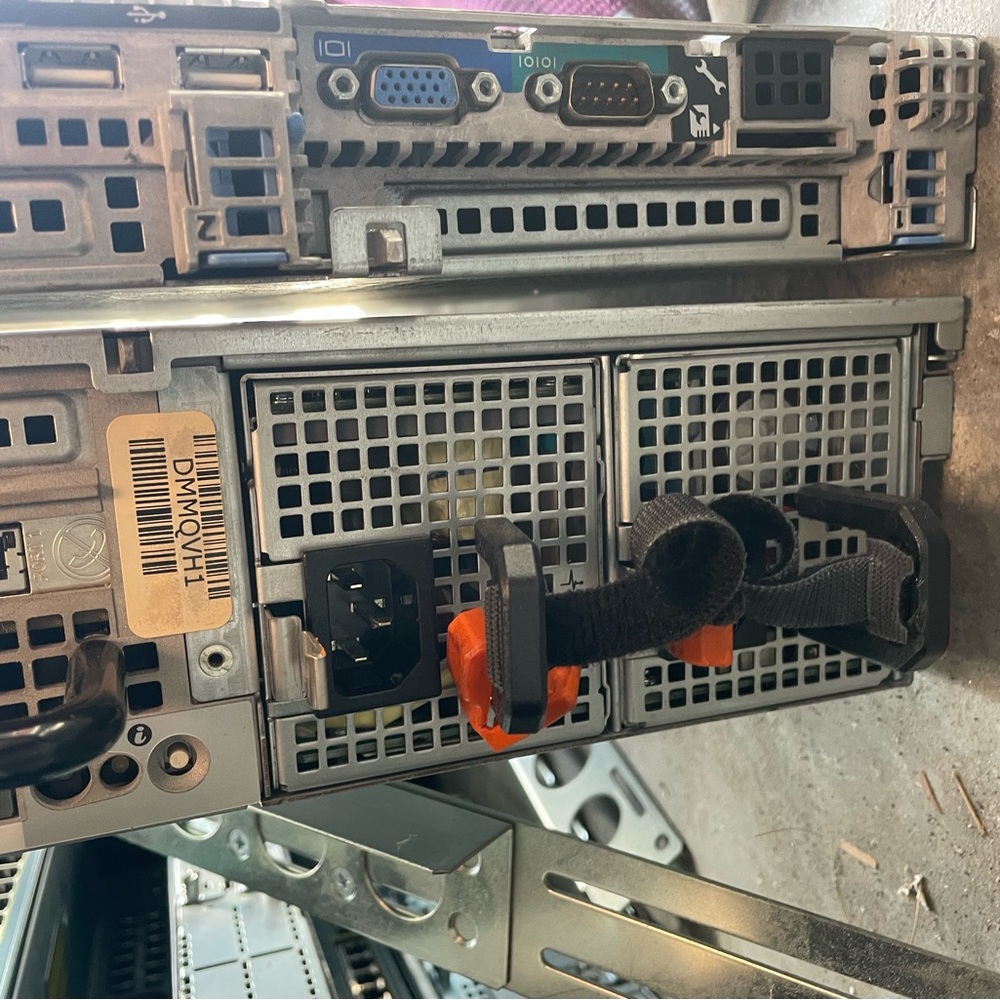 Dell Poweredge R710 and R610
Server Units - Picture 9 of 14